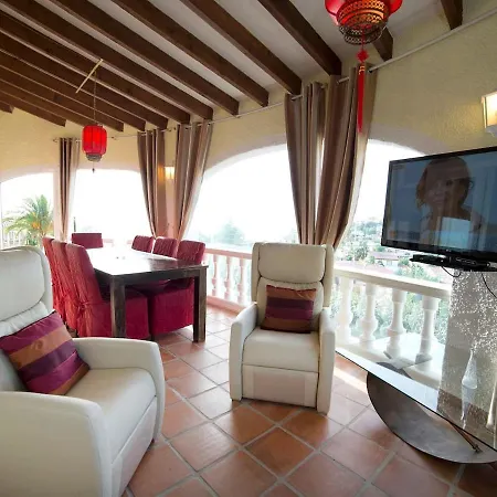 Apartament Upstairs Belucra *